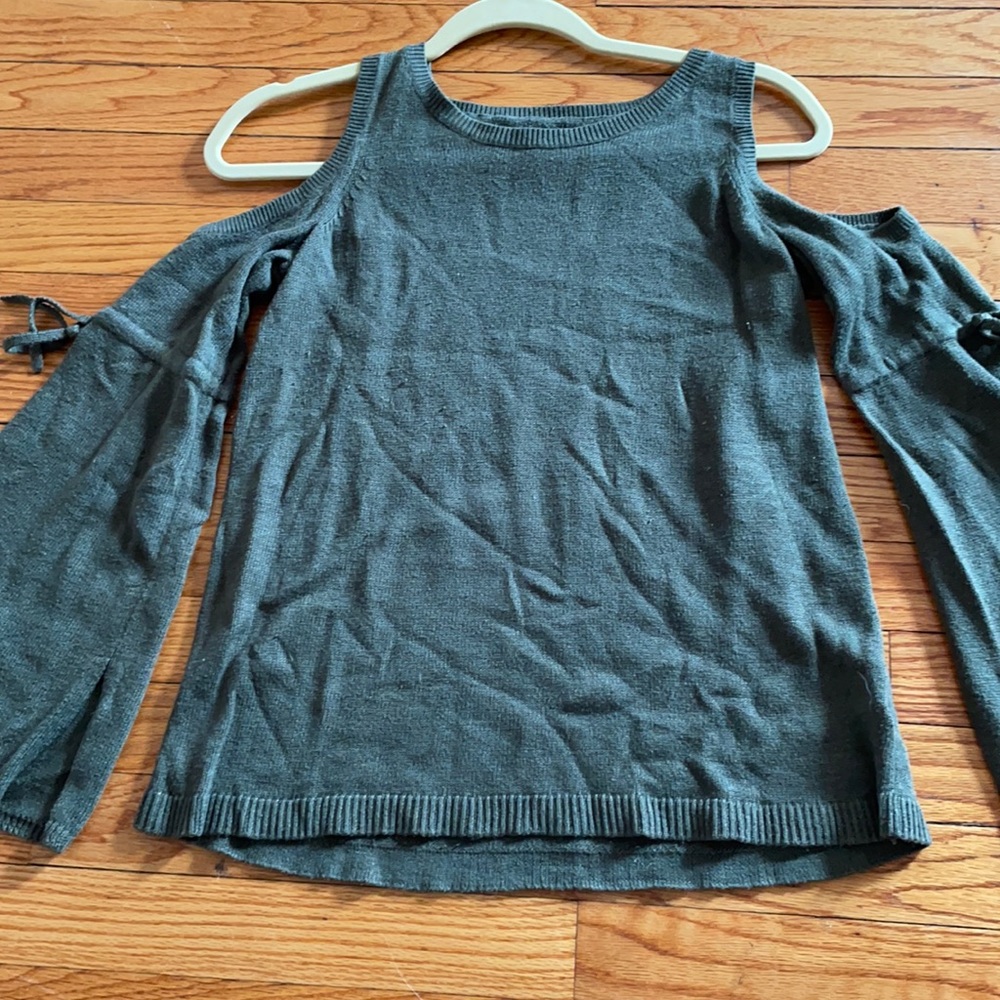 American Eagle sweater